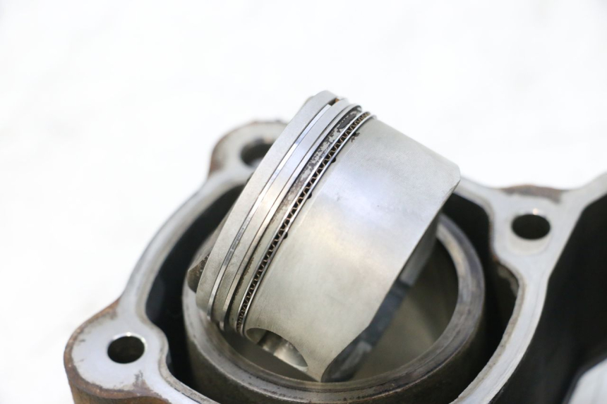 photo de CYLINDER PISTON PEUGEOT SATELIS 125 (2006 - 2009) - Alternative angle