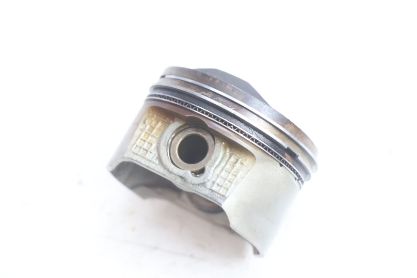photo de CYLINDER PISTON PEUGEOT SATELIS 125 (2006 - 2009) - Detailed visual inspection