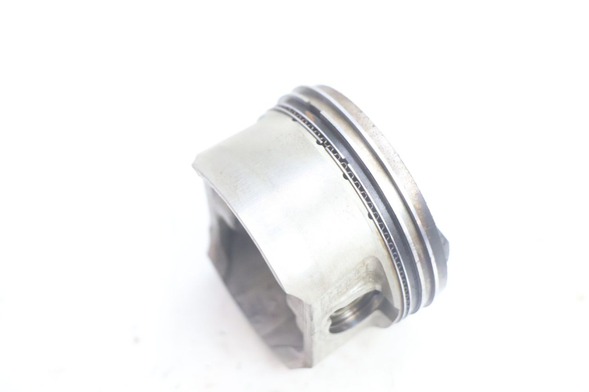photo de CYLINDER PISTON PEUGEOT SATELIS 125 (2006 - 2009) - Focus on structure