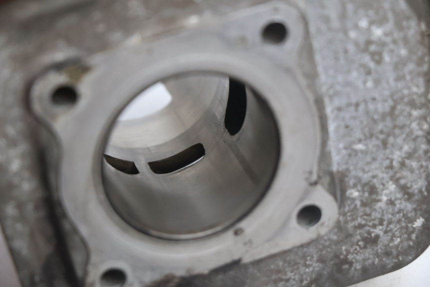 photo de CYLINDER BARREL PISTON PEUGEOT SPEEDFIGHT 2 AC 50 (2000 - 2009) - Checked used part