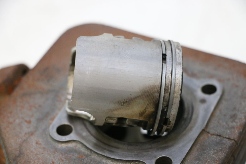 photo de CYLINDER BARREL PISTON PEUGEOT SPEEDFIGHT 2 AC 50 (2000 - 2009) - Focus on structure