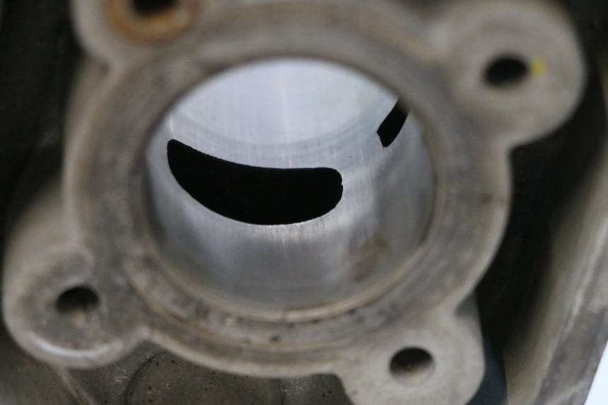 photo de CYLINDER BARREL PISTON PEUGEOT SPEEDFIGHT LC 50 (1996 - 2002) - Fixing points details