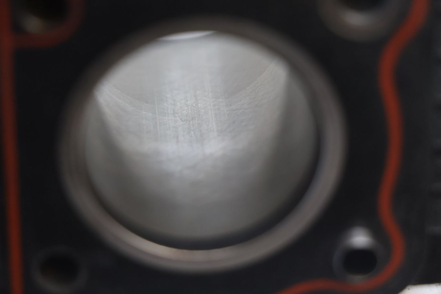 photo de CYLINDER BARREL PISTON YAMASAKI STREET 50 (2013 - 2018) - Detailed visual inspection