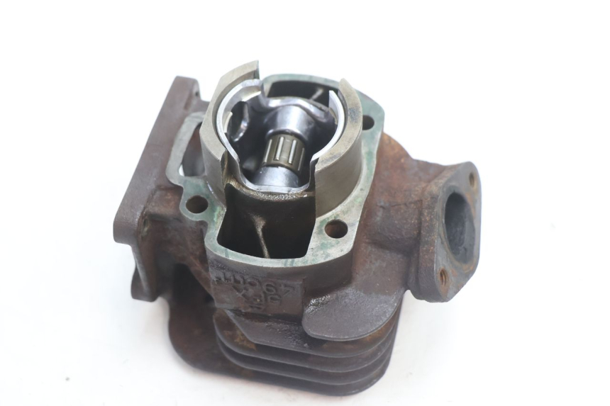 photo de CYLINDER BARREL PISTON MBK STUNT NAKED 50 (2004 - 2018) - Fixing points details