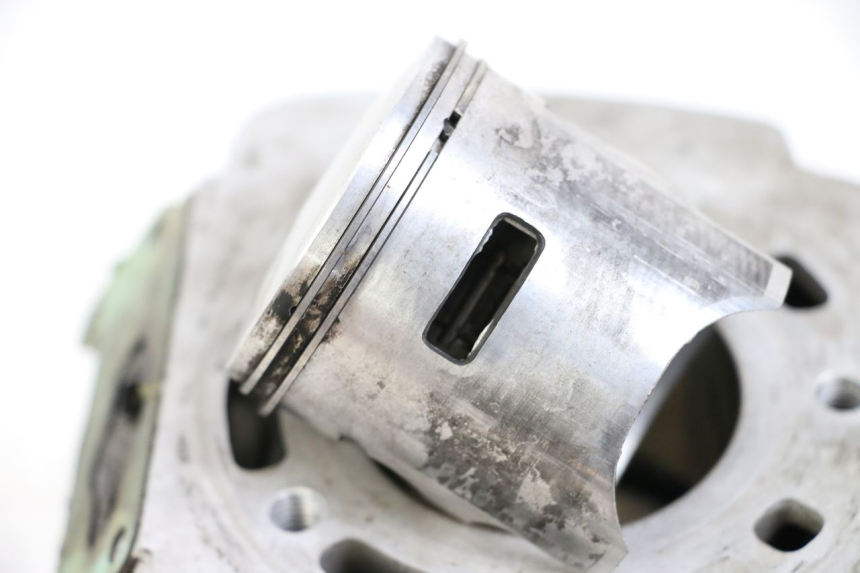 photo de CYLINDER BARREL PISTON CAGIVA SUPER CITY 125 (1992 - 1997) - Alternative perspective