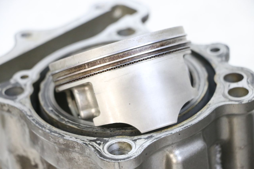 photo de CYLINDER BARREL PISTON SUZUKI SV S 650 (1999 - 2002) - Detailed visual inspection