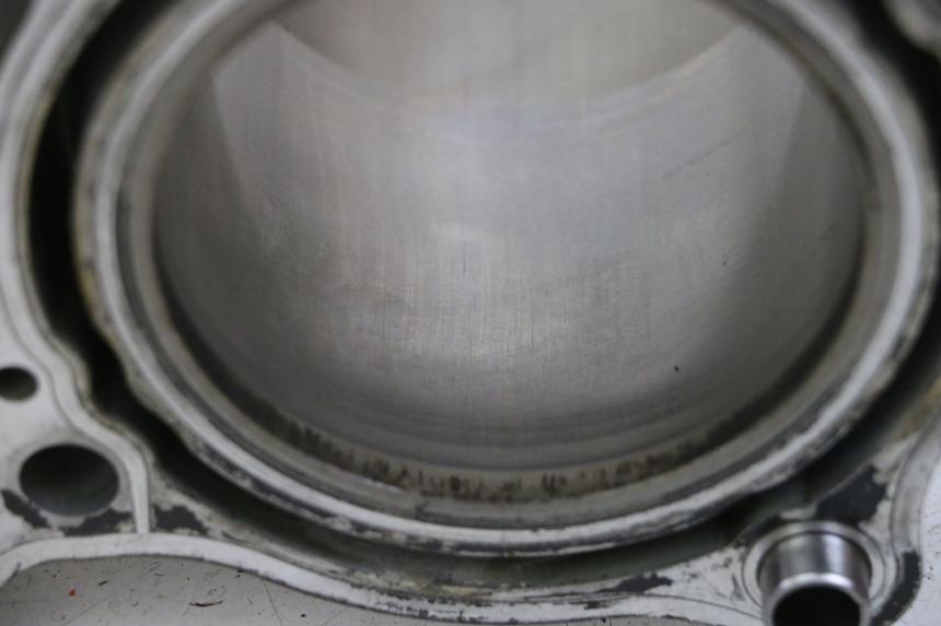 photo de CYLINDER BARREL PISTON SUZUKI SV S 650 (1999 - 2002) - Technical close-up