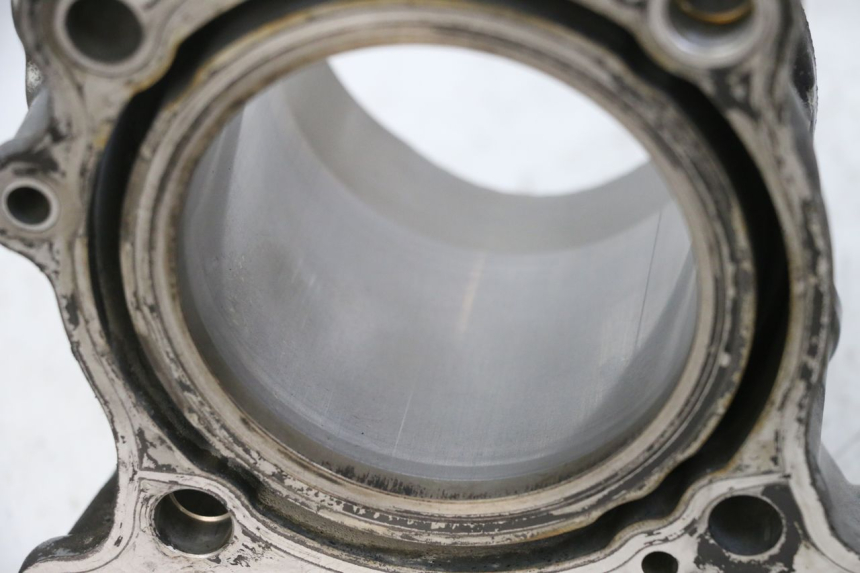 photo de CYLINDER BARREL PISTON SUZUKI SV S 650 (1999 - 2002) - Fixing points details