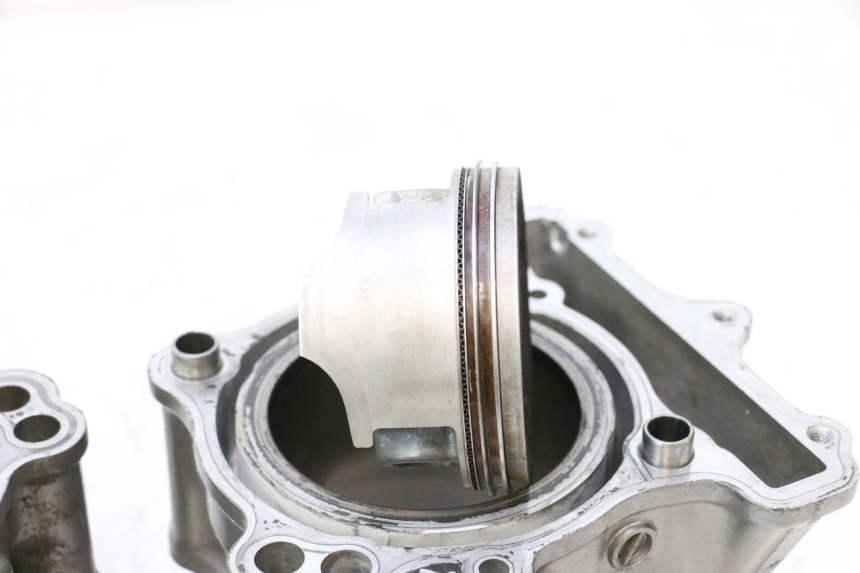 photo de CYLINDER BARREL PISTON SUZUKI SV S 650 (1999 - 2002) - Distinctive features