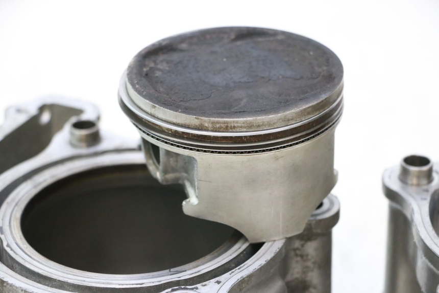 photo de CYLINDER BARREL PISTON SUZUKI SV S 650 (1999 - 2002) - Detailed visual inspection