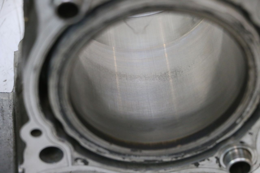 photo de CYLINDER BARREL PISTON SUZUKI SV S 650 (1999 - 2002) - Technical close-up