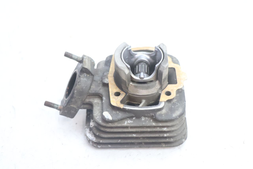photo de CYLINDER BARREL PISTON PEUGEOT TREKKER 50 (1995 - 2004) - Alternative perspective