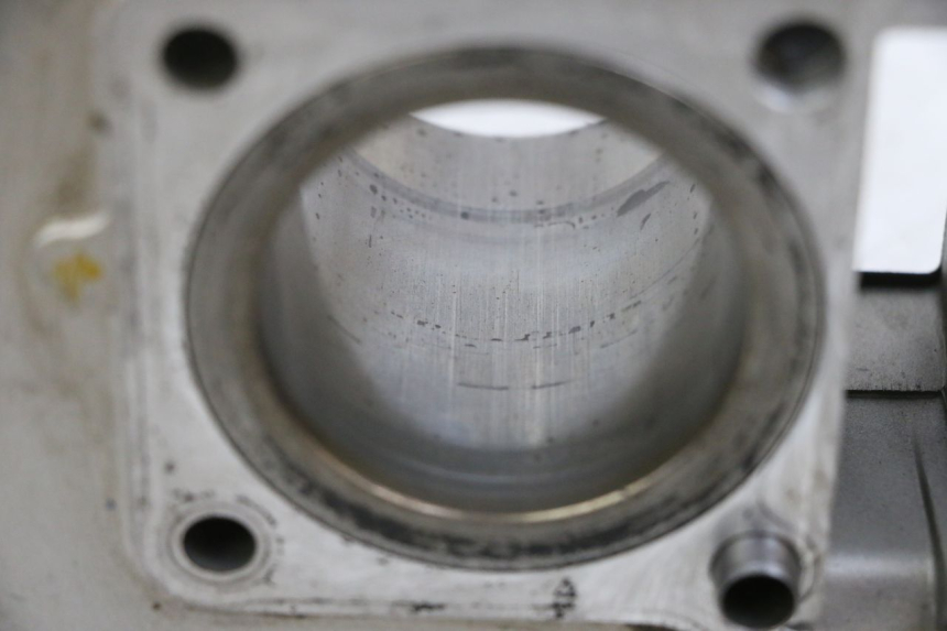 photo de CYLINDER BARREL PISTON YAMAHA TTR 125 (2000 - 2020) - Fixing points details