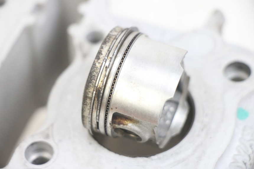 photo de CYLINDER PISTON PEUGEOT TWEET 4T 50 (2014 - 2019) - Distinctive features