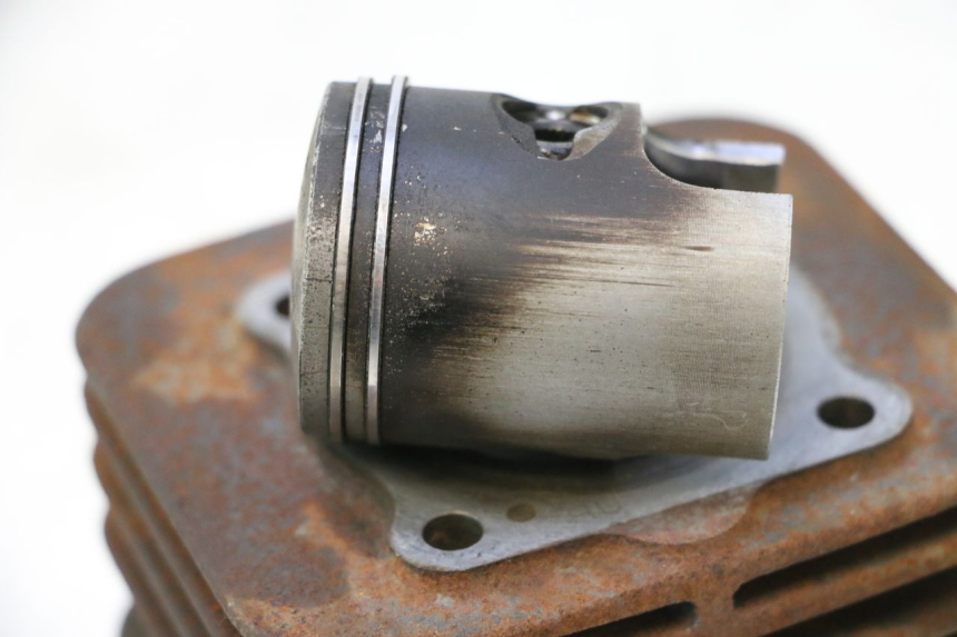 photo de CYLINDER BARREL PISTON PIAGGIO TYPHOON 50 (2000 - 2009) - Focus on structure