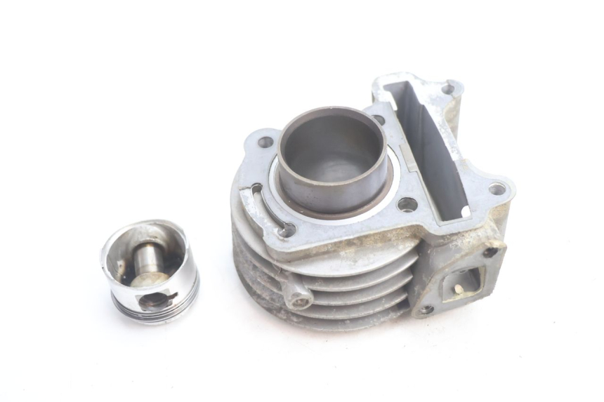photo de CYLINDER PISTON PEUGEOT V-CLIC VCLIC 50 (2007 - 2013) - Alternative perspective