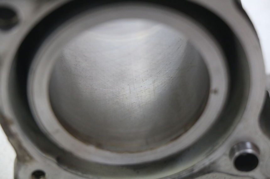 photo de CYLINDER PISTON PIAGGIO VESPA GTS IGET ABS 125 (2017 - 2023) - Alternative perspective