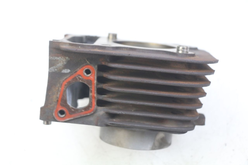 photo de CYLINDER PISTON PIAGGIO VESPA LXV 125 (2006 - 2009) - Fixing points details