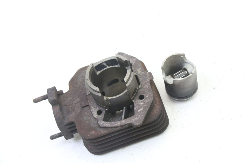 photo de CYLINDER BARREL PISTON PEUGEOT VIVACITY NEW 2T 50 (2008 - 2017) - Alternative perspective