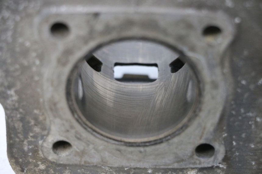 photo de CYLINDER BARREL PISTON PEUGEOT VIVACITY 50 (1998 - 2003) - Additional view of the item