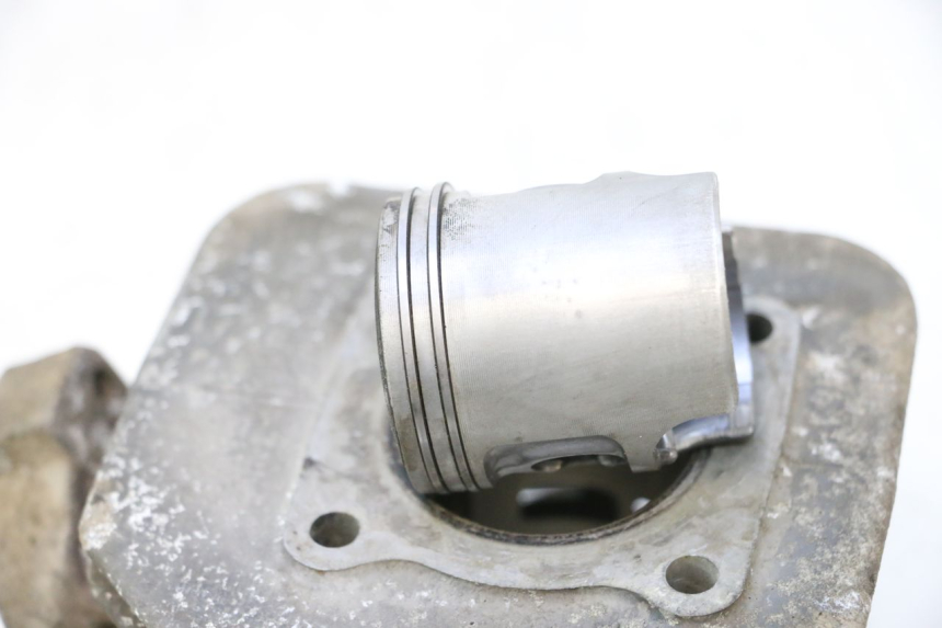 photo de CYLINDER BARREL PISTON PEUGEOT VIVACITY 50 (1998 - 2003) - Focus on structure
