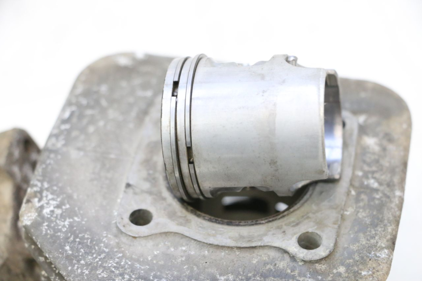 photo de CYLINDER BARREL PISTON PEUGEOT VIVACITY 50 (1998 - 2003) - Alternative angle