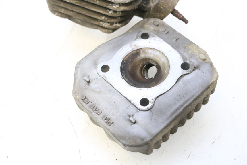 photo de CYLINDER BARREL PISTON PEUGEOT VIVACITY 50 (1998 - 2003) - Fixing points details