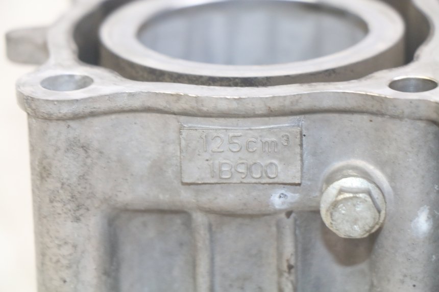 photo de CYLINDER PISTON YAMAHA XMAX X-MAX 125 (2006 - 2009) - Technical close-up