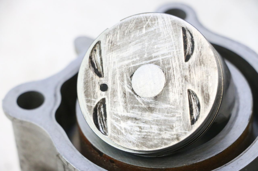 photo de CYLINDER BARREL PISTON YAMAHA X-MAX XMAX 125 (2010 - 2013) - High-resolution close-up