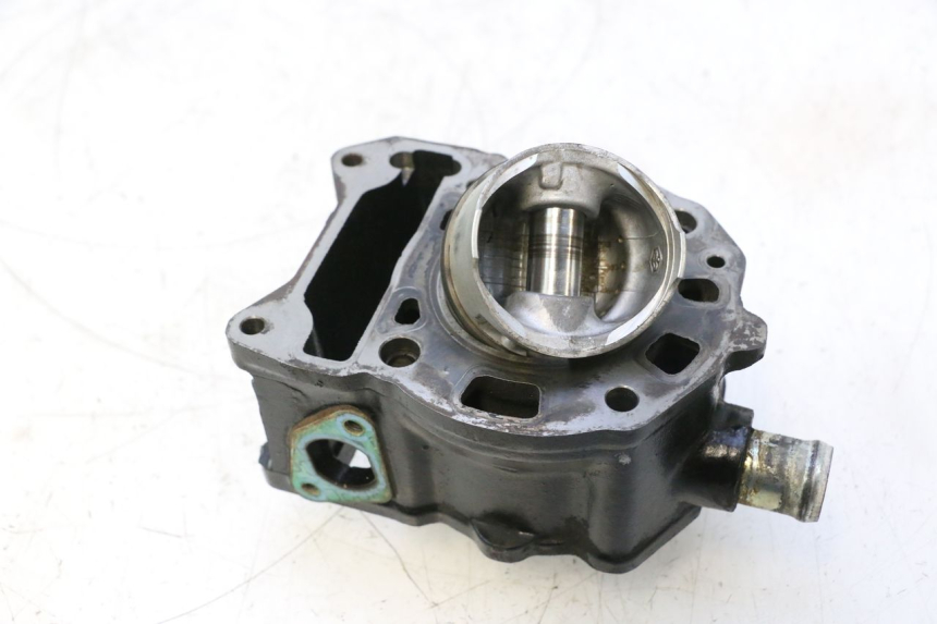 photo de CYLINDER PISTON PIAGGIO X9 EVOLUTION 125 (2003 - 2007) - Alternative perspective