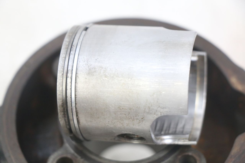 photo de CYLINDER PISTON PEUGEOT XP6 50 (2006 - 2011) - Focus on structure
