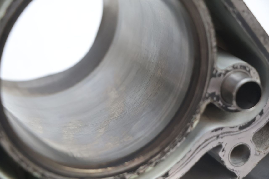 photo de CYLINDER BARREL PISTON HONDA XRV AFRICA TWIN 750 (1990 - 1992) - Distinctive features