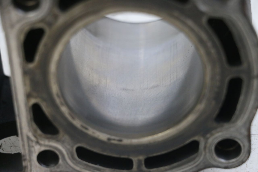 photo de CYLINDER PISTON YAMAHA YP MAJESTY 125 (2002 - 2006) - Surface and material condition