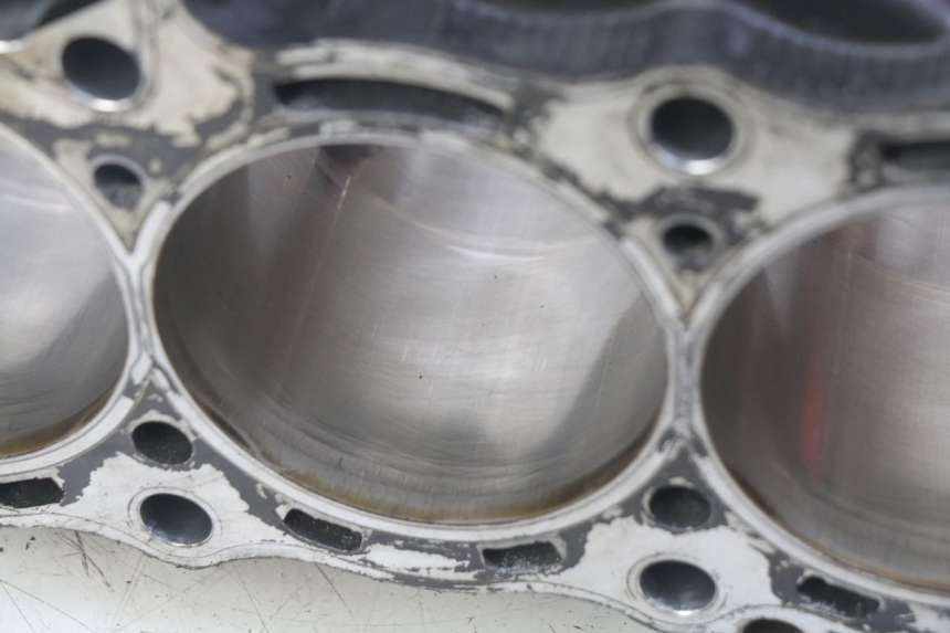photo de CYLINDER PISTON YAMAHA YZF R1 1000 (2007 - 2008) - Alternative angle