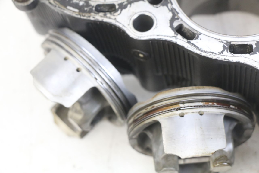 photo de CYLINDER PISTON YAMAHA YZF R1 1000 (2007 - 2008) - Alternative perspective