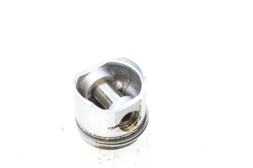 photo de CYLINDER PISTON PIAGGIO ZIP 4T 50 (2018 - 2020) - Detailed visual inspection
