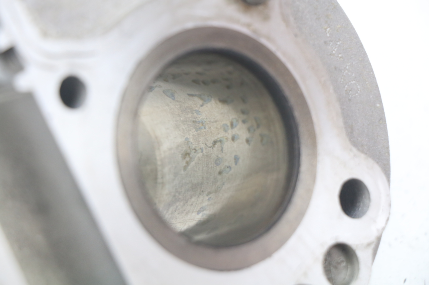 photo de CYLINDER BARREL TNT MOTOR ROMA 10' 4T 50 (2007 - 2018) - Fixing points details