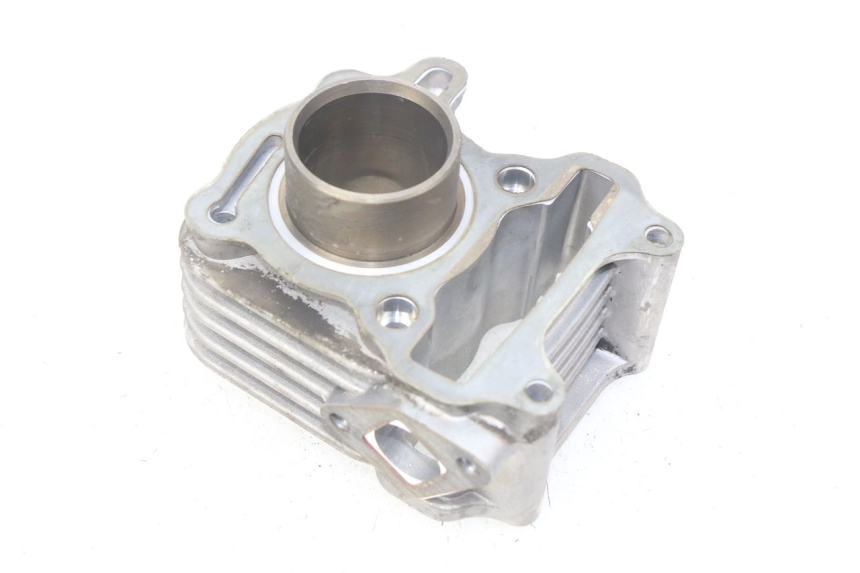 photo de CYLINDER BARREL PEUGEOT TWEET ACTIVE 4T 50 (2018 - 2022) - Fixing points details