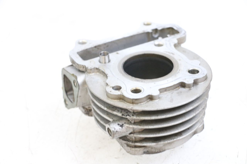 photo de CYLINDER BARREL PEUGEOT V-CLIC VCLIC 50 (2007 - 2013) - Fixing points details