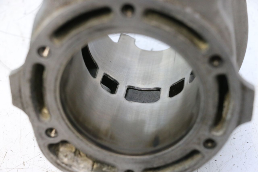 photo de CYLINDER BARREL YAMAHA WAVE RUNNER GP R 1200 (2000 - 2003) - Alternative perspective