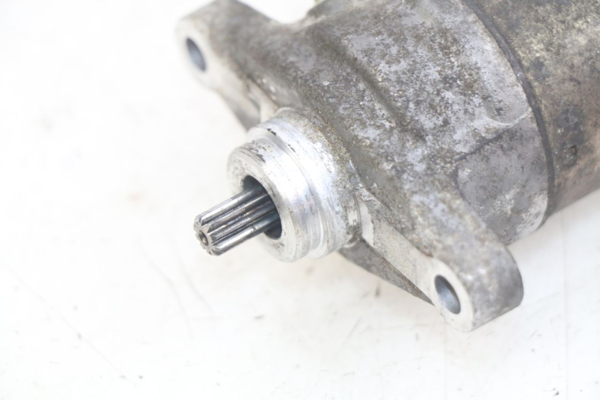 photo de STARTER KYMCO AGILITY 16+ 4T 50 (2018 - 2023) - Alternative perspective