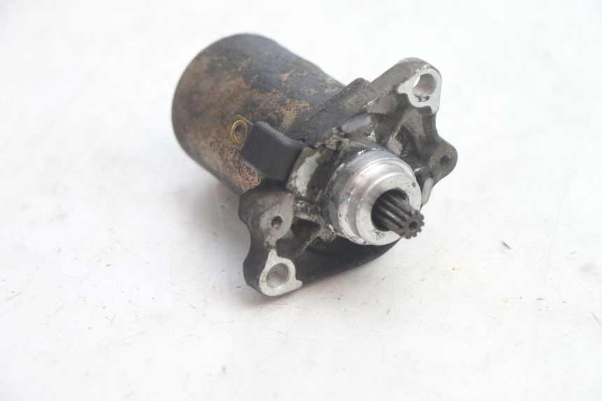 photo de STARTER PIAGGIO FLY 2T 50 (2004 - 2017) - Alternative perspective