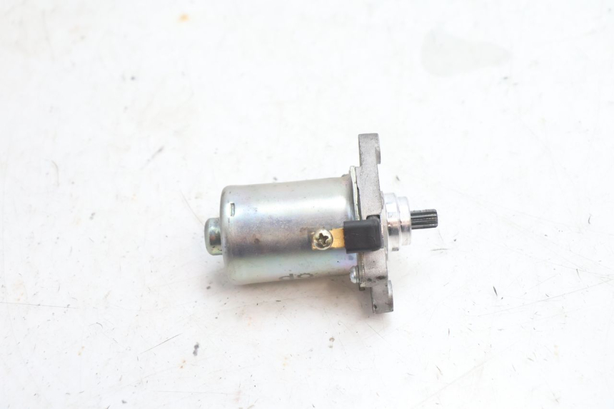 photo de STARTER PIAGGIO FLY 2T 50 (2004 - 2017) - Alternative perspective