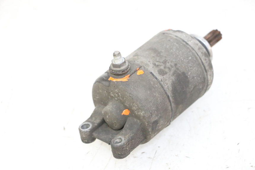 photo de STARTER PEUGEOT SATELIS 125 (2010 - 2012) - Alternative perspective