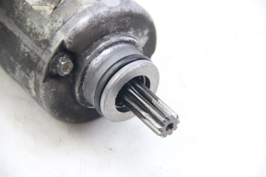 photo de STARTER SUZUKI SIXTEEN 125 (2008 - 2010) - Technical close-up