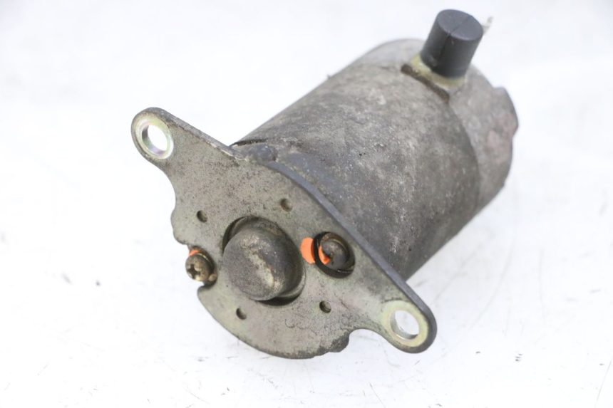 photo de STARTER PEUGEOT TWEET PRO EFI 4T 50 (2021 - 2022) - Alternative perspective