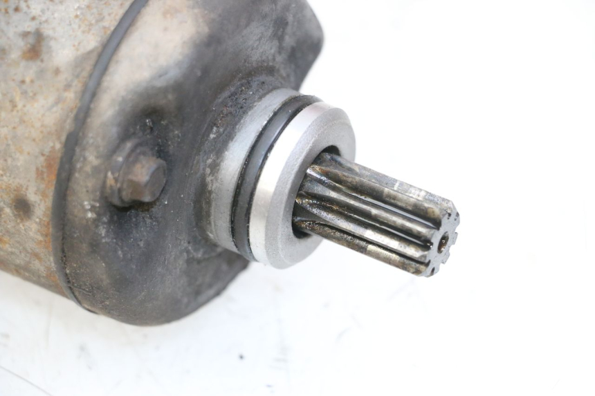 photo de STARTER YAMAHA XVS DRAG STAR DRAGSTAR 650 (1997 - 2007) - Alternative perspective