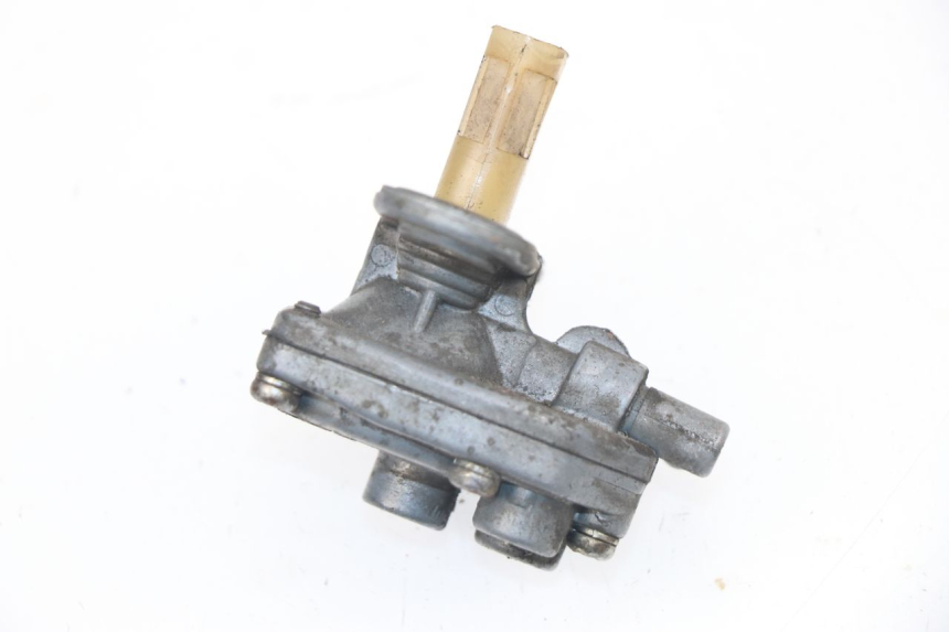 photo de FUEL TANK VALVE MBK ACTIVE 80 (1991 - 1995) - Zoom on usage condition