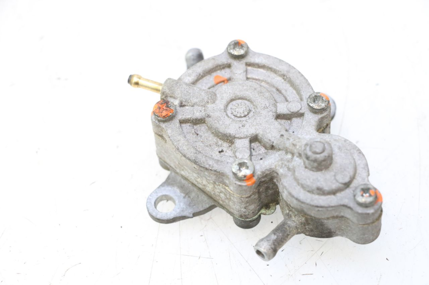 photo de FUEL TANK VALVE PEUGEOT CITYSTAR 2T 50 (2018 - 2021) - Alternative perspective