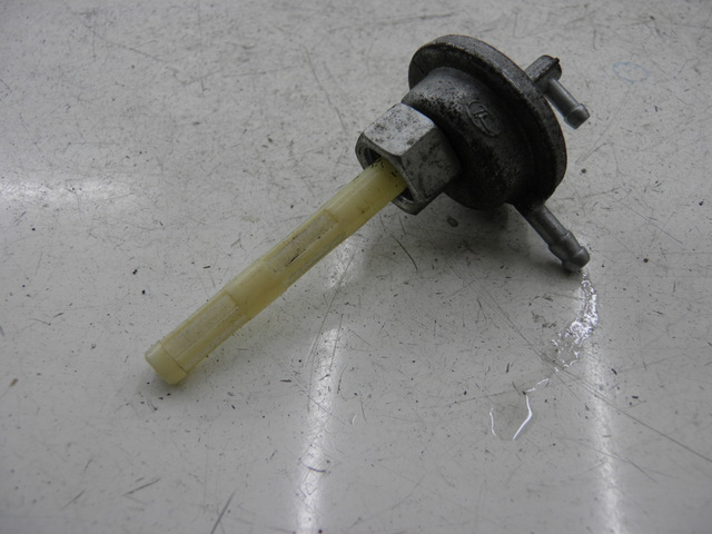 photo de FUEL TANK VALVE EUROCKA RETRO 50 (2007 - 2014) - Zoom on usage condition